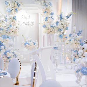 Elegant wedding decor with blue flowers
